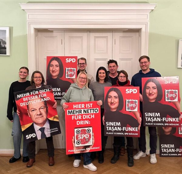 Die heiße Phase des Wahlkampfes hat begonnen – über 200 Plakate in Tempelhof